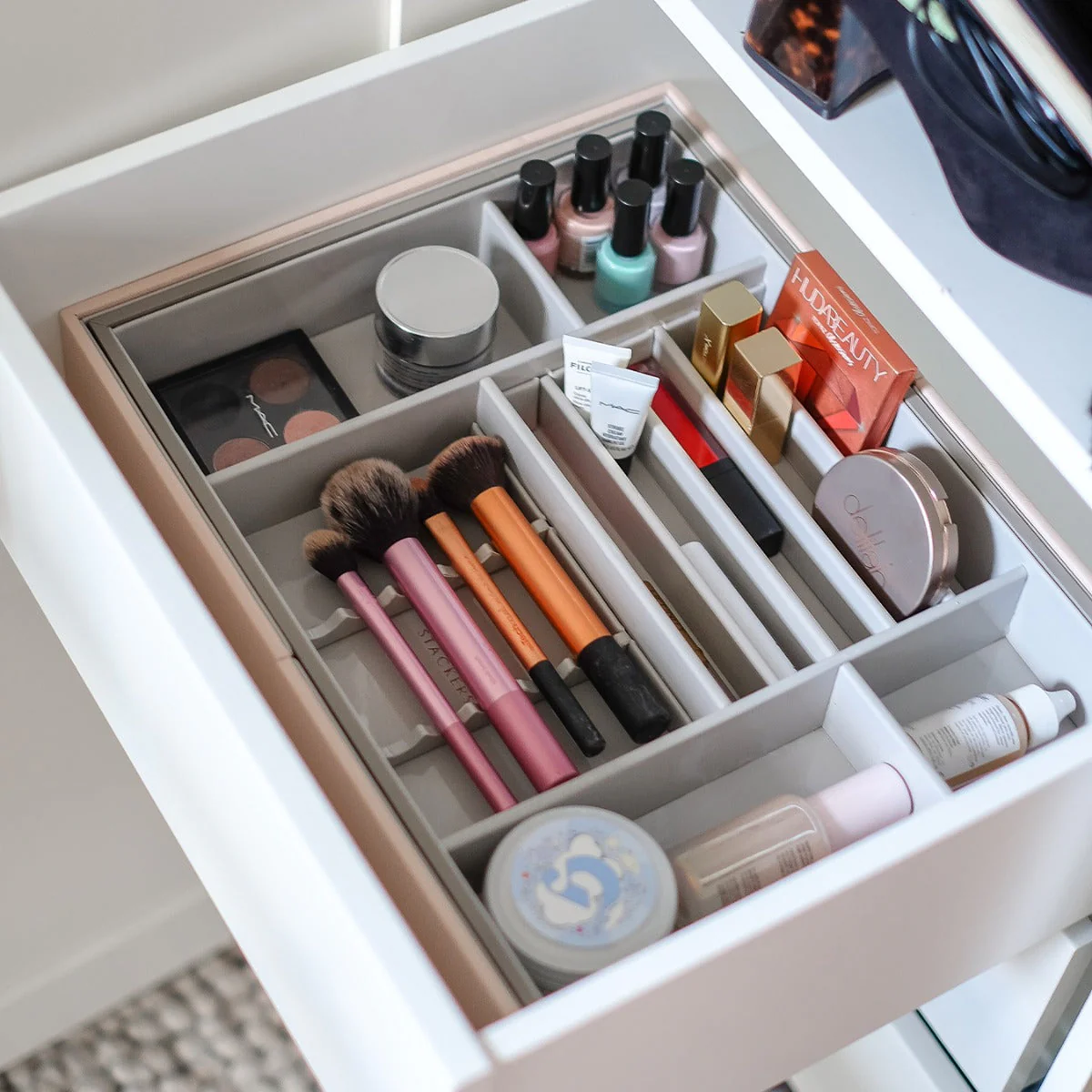 Blush Expandable Makeup In-Drawer Organiser - Image 3