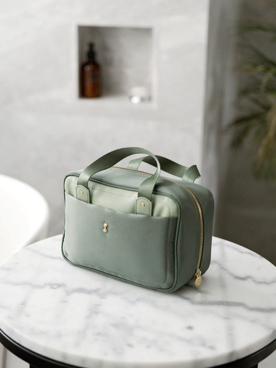 Green Recycled Nylon Washbag - Image 3