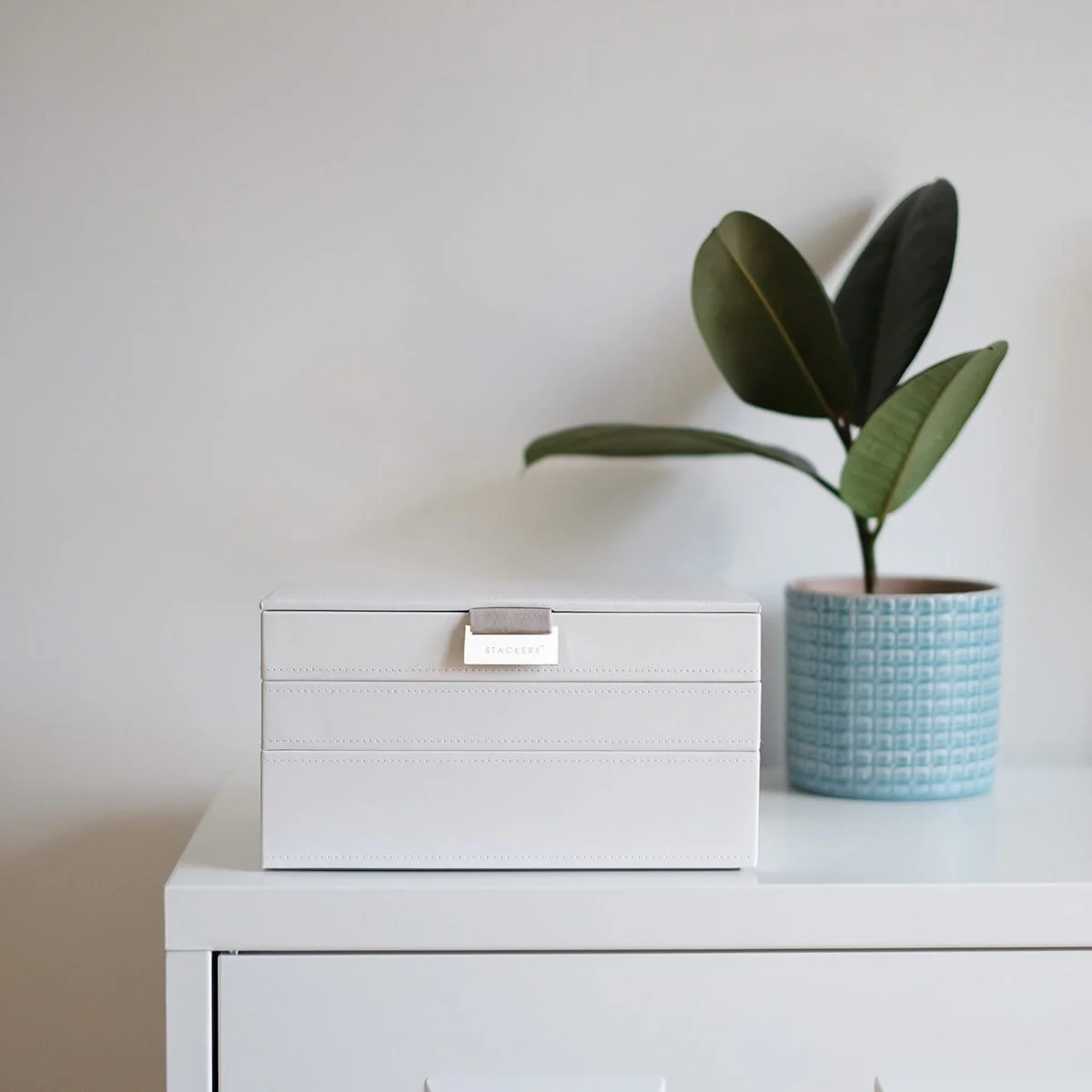 White Classic Jewellery Box - Image 8