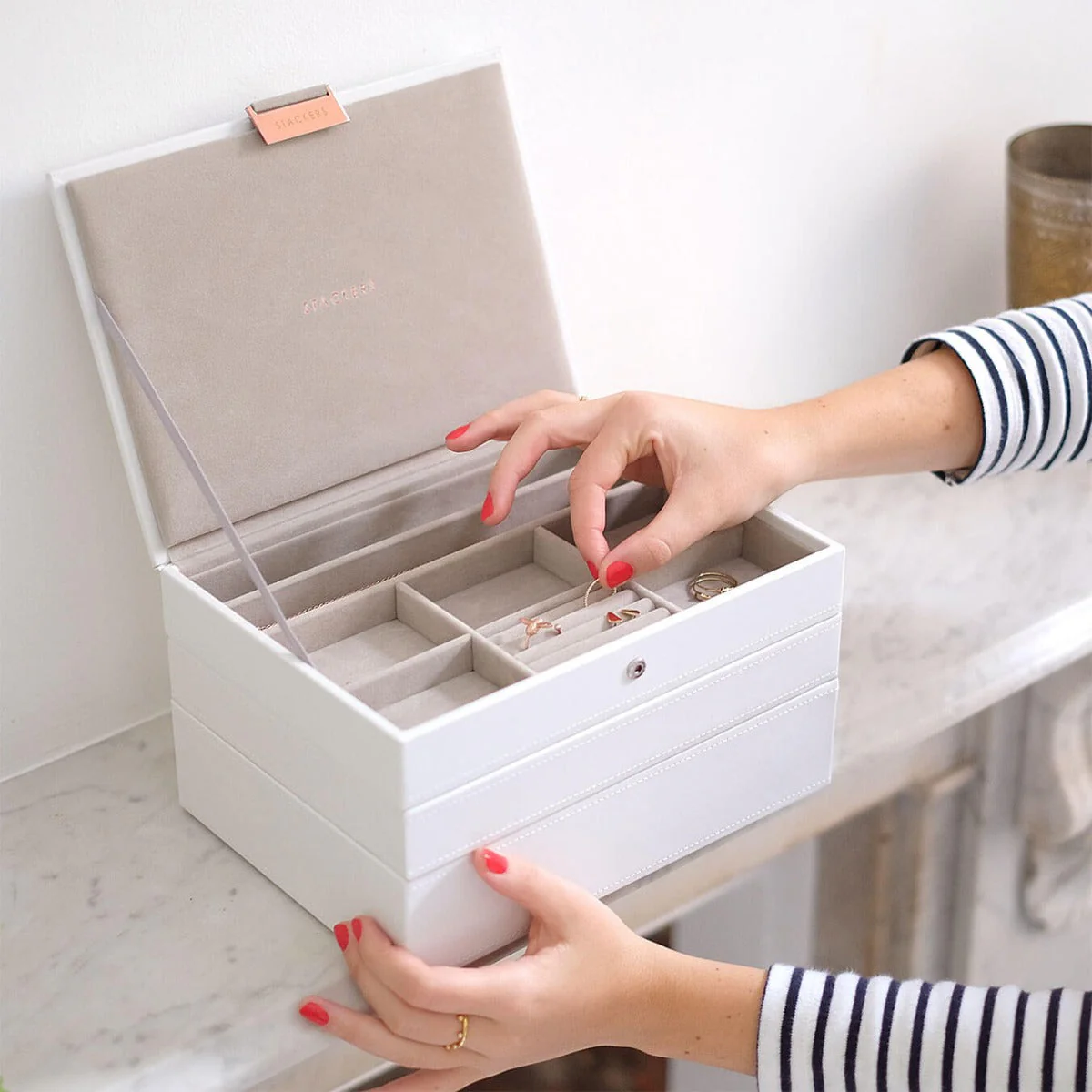 White & Rose Gold Classic Jewellery Box - Image 3